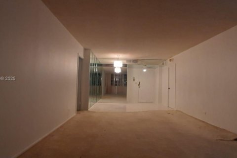 Condominio en venta en Sunny Isles Beach, Florida, 2 dormitorios, 100.98 m2 № 1862486 - foto 21