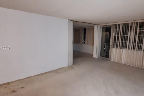 Condominio en venta en Sunny Isles Beach, Florida, 2 dormitorios, 100.98 m2 № 1862486 - foto 9