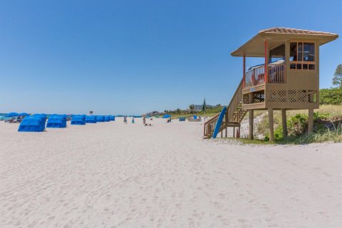 Снять в аренду кондоминиум в Делрей-Бич, Флорида 2 спальни, 109.16м2, № 1132783 - фото 1
