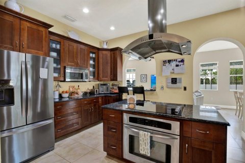 Casa en venta en Tampa, Florida, 5 dormitorios, 353.96 m2 № 2383543 - foto 5