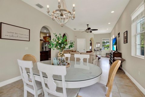 Casa en venta en Tampa, Florida, 5 dormitorios, 353.96 m2 № 2383543 - foto 11
