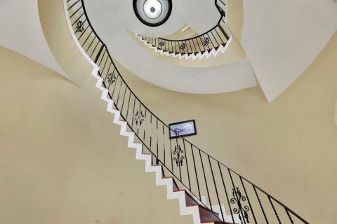 Casa en venta en Tampa, Florida, 5 dormitorios, 353.96 m2 № 2383543 - foto 28