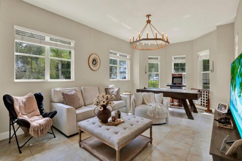 Casa en venta en Tampa, Florida, 5 dormitorios, 353.96 m2 № 2383543 - foto 3
