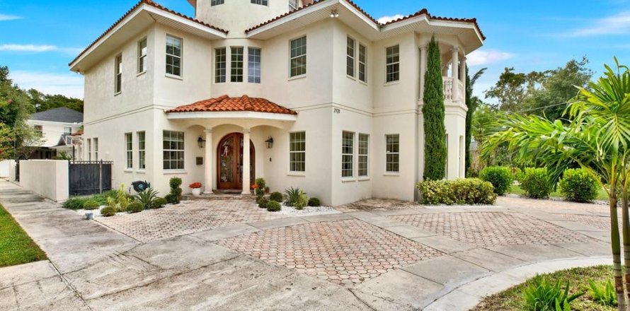Casa en Tampa, Florida 5 dormitorios, 353.96 m2 № 2383543