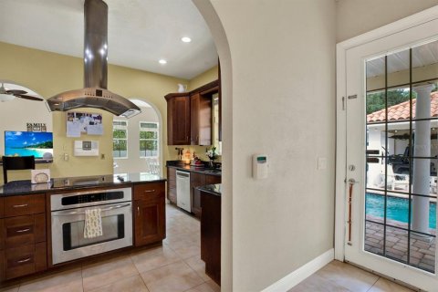Casa en venta en Tampa, Florida, 5 dormitorios, 353.96 m2 № 2383543 - foto 9