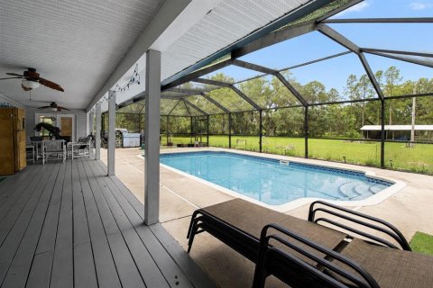 House in Cross City, Florida 4 bedrooms, 256.41 sq.m. № 2156942 - photo 2