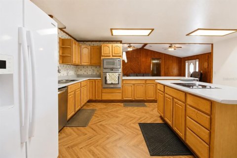 House in Cross City, Florida 4 bedrooms, 256.41 sq.m. № 2156942 - photo 12