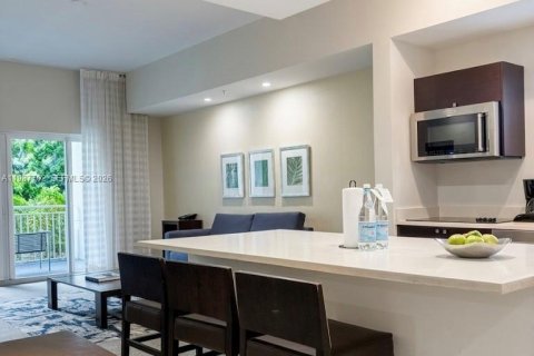 Condominio en Doral, Florida, 1 dormitorio  № 2050653