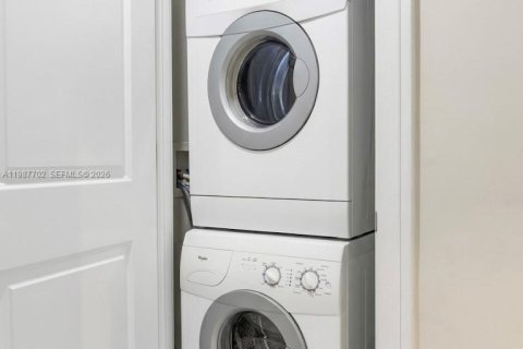 Copropriété à vendre à Doral, Floride: 1 chambre, 99.41 m2 № 2050653 - photo 9