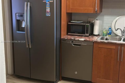 Copropriété à louer à Hallandale Beach, Floride: 2 chambres, 86.86 m2 № 1991170 - photo 3