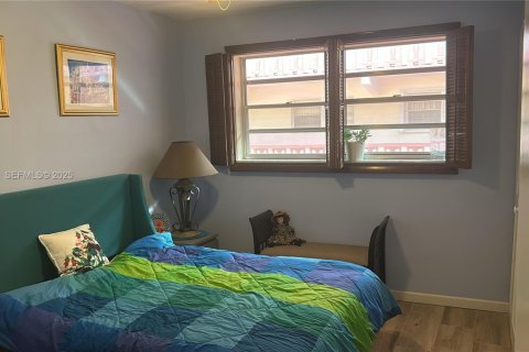 Copropriété à louer à Hallandale Beach, Floride: 2 chambres, 86.86 m2 № 1991170 - photo 9