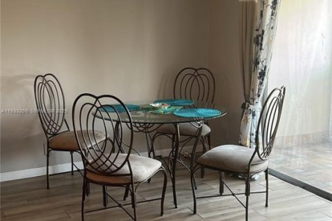 Copropriété à louer à Hallandale Beach, Floride: 2 chambres, 86.86 m2 № 1991170 - photo 7