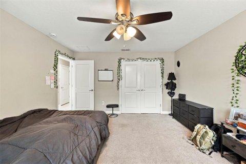 Townhouse in Tampa, Florida 4 bedrooms, 234.67 sq.m. № 2418323 - photo 10