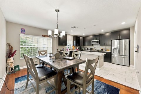 Townhouse in Tampa, Florida 4 bedrooms, 234.67 sq.m. № 2418323 - photo 19