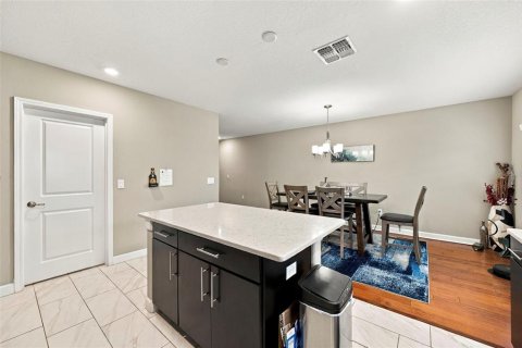 Townhouse in Tampa, Florida 4 bedrooms, 234.67 sq.m. № 2418323 - photo 26