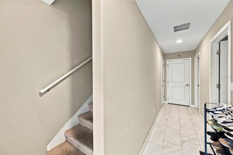 Townhouse in Tampa, Florida 4 bedrooms, 234.67 sq.m. № 2418323 - photo 4