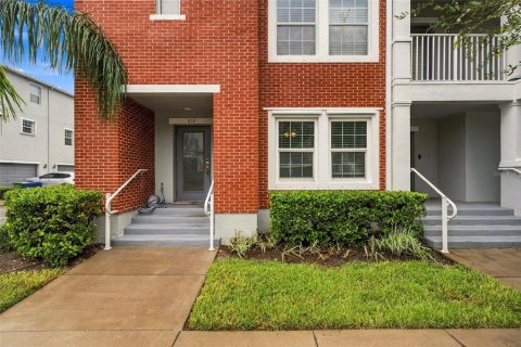 Townhouse in Tampa, Florida 4 bedrooms, 234.67 sq.m. № 2418323 - photo 2