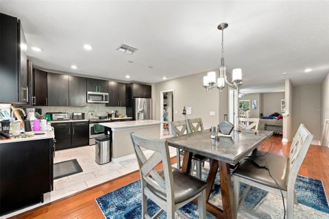 Townhouse in Tampa, Florida 4 bedrooms, 234.67 sq.m. № 2418323 - photo 22