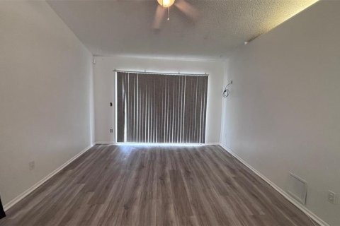 House in Orlando, Florida 2 bedrooms, 87.89 sq.m. № 2232251 - photo 7
