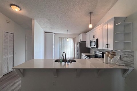 House in Orlando, Florida 2 bedrooms, 87.89 sq.m. № 2232251 - photo 3