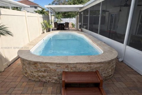 Casa en venta en Miami, Florida, 3 dormitorios, 139.54 m2 № 2008143 - foto 4