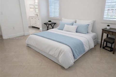 Casa en venta en Miami, Florida, 3 dormitorios, 139.54 m2 № 2008143 - foto 17