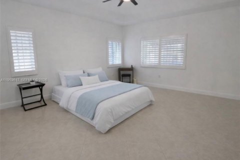Casa en venta en Miami, Florida, 3 dormitorios, 139.54 m2 № 2008143 - foto 16