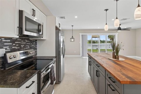 Casa en venta en Port Charlotte, Florida, 2 dormitorios, 115.29 m2 № 1912851 - foto 15
