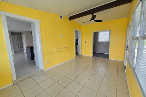 Casa en venta en Port Charlotte, Florida, 2 dormitorios, 115.29 m2 № 1912851 - foto 20