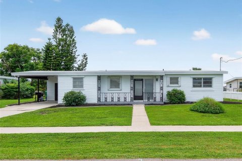 Casa en venta en Port Charlotte, Florida, 2 dormitorios, 115.29 m2 № 1912851 - foto 1