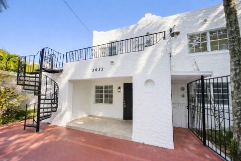 Propiedad comercial en Miami, Florida 120.96 m2 № 2021831