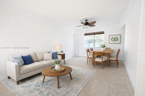 Propiedad comercial en venta en Miami, Florida, 120.96 m2 № 2021831 - foto 3