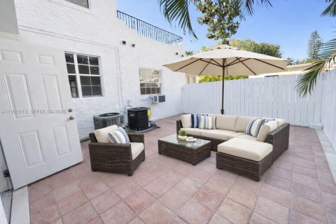 Propiedad comercial en venta en Miami, Florida, 120.96 m2 № 2021831 - foto 15