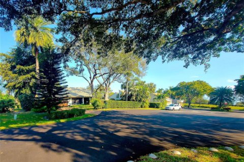 House in Palm Beach Gardens, Florida 4 bedrooms, 277.03 sq.m. № 1476062 - photo 1