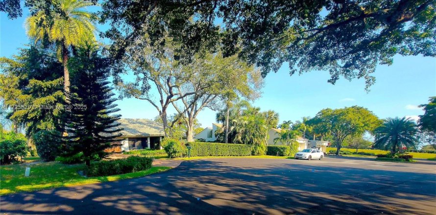 House in Palm Beach Gardens, Florida 4 bedrooms, 277.03 sq.m. № 1476062