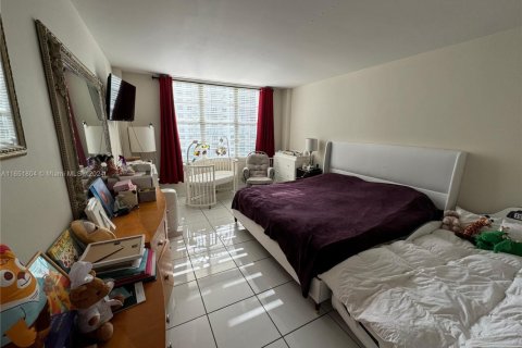 Condo in Miami Beach, Florida, 2 bedrooms  № 1729572 - photo 18