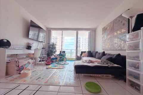 Condo in Miami Beach, Florida, 2 bedrooms  № 1729572 - photo 5