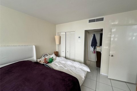 Condo in Miami Beach, Florida, 2 bedrooms  № 1729572 - photo 20