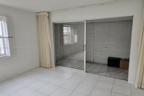 Condominio en venta en Lauderhill, Florida, 2 dormitorios, 99.41 m2 № 1479497 - foto 5