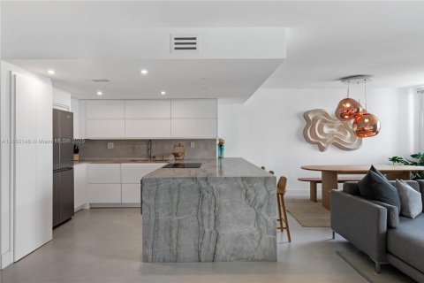 Condominio en venta en Miami Beach, Florida, 2 dormitorios, 99.41 m2 № 1877628 - foto 7