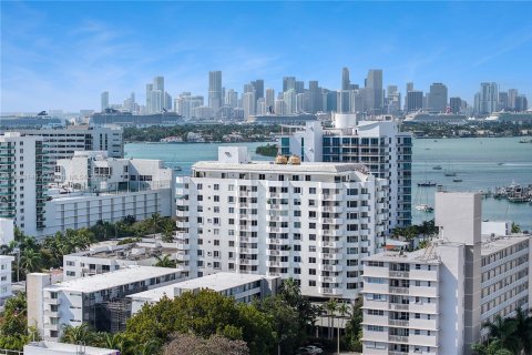 Condominio en venta en Miami Beach, Florida, 2 dormitorios, 99.41 m2 № 1877628 - foto 24