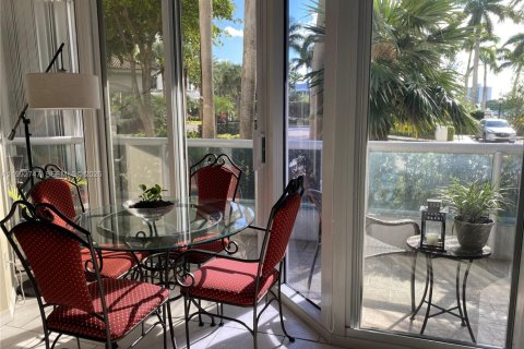 Condo in Aventura, Florida, 1 bedroom  № 2055532 - photo 12