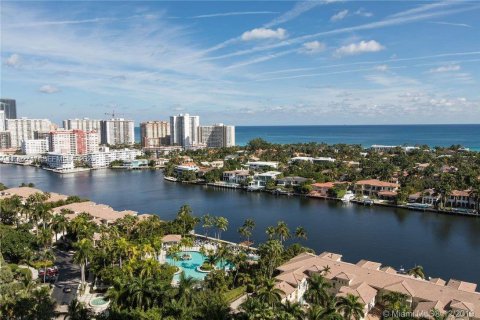 Condo in Aventura, Florida, 1 bedroom  № 2055532 - photo 9