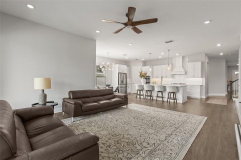 House in Orlando, Florida 4 bedrooms, 309.27 sq.m. № 2216700 - photo 16