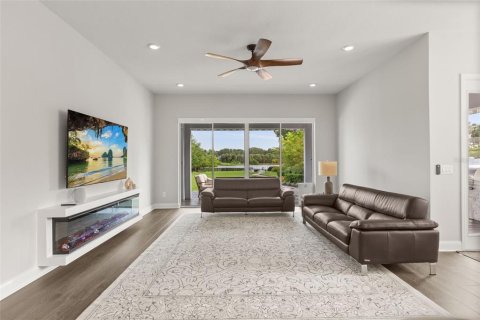 House in Orlando, Florida 4 bedrooms, 309.27 sq.m. № 2216700 - photo 14