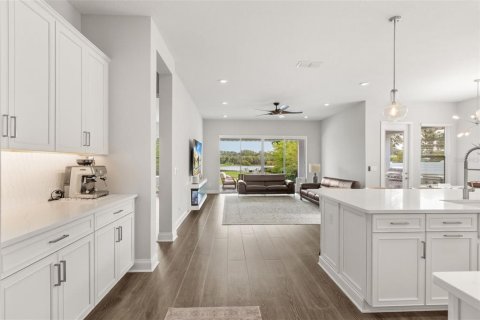 House in Orlando, Florida 4 bedrooms, 309.27 sq.m. № 2216700 - photo 24
