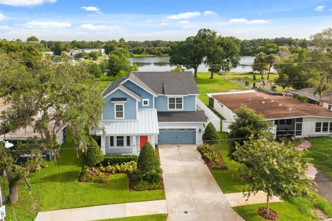 House in Orlando, Florida 4 bedrooms, 309.27 sq.m. № 2216700 - photo 2