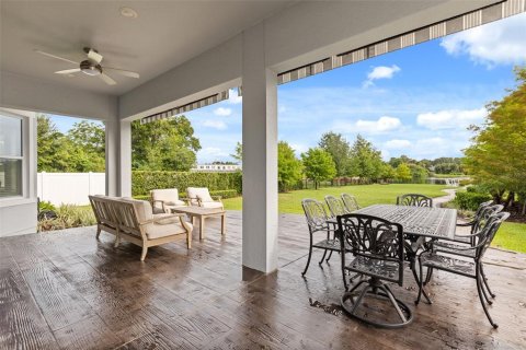 House in Orlando, Florida 4 bedrooms, 309.27 sq.m. № 2216700 - photo 9
