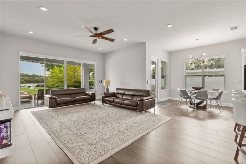 House in Orlando, Florida 4 bedrooms, 309.27 sq.m. № 2216700 - photo 15