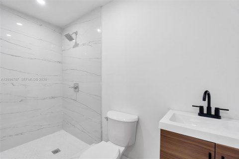 Casa en venta en Opa-locka, Florida, 5 dormitorios, 115.94 m2 № 2389698 - foto 23